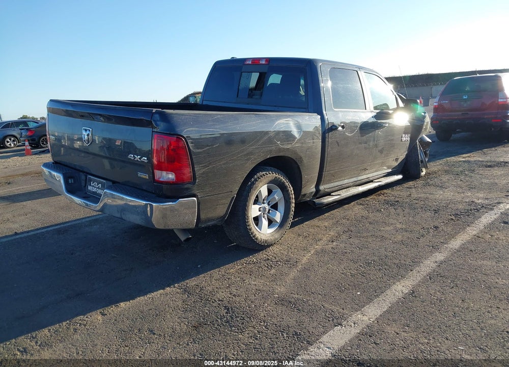 2018 RAM 1500 SLT 4X4 5'7 BOX VIN: 1C6RR7LGXJS250597