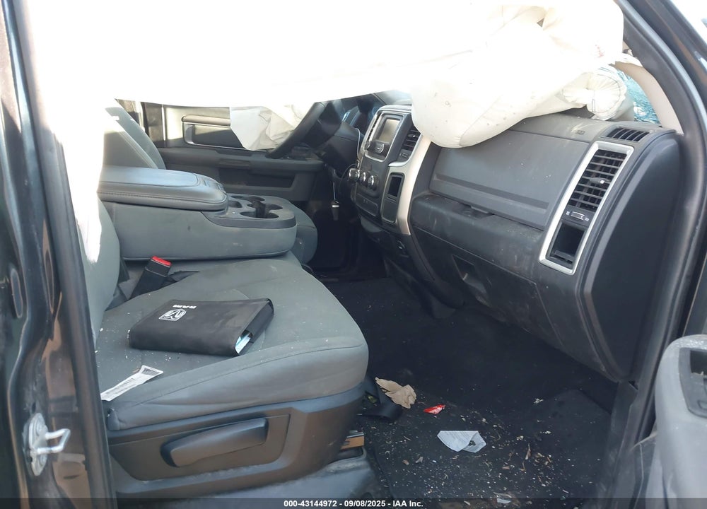 2018 RAM 1500 SLT 4X4 5'7 BOX VIN: 1C6RR7LGXJS250597