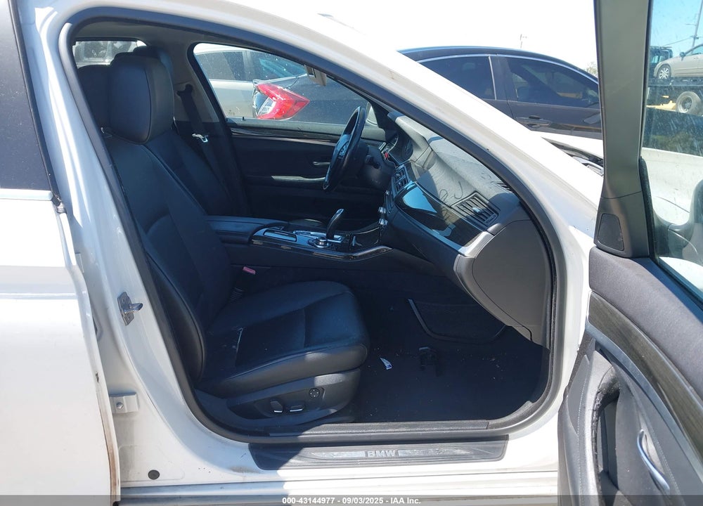 2011 BMW 5 SERIES VIN: WBAFR7C59BC266616