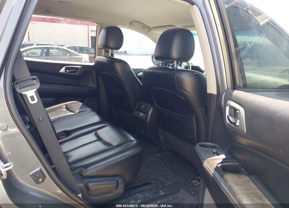 2017 NISSAN PATHFINDER SL VIN: 5N1DR2MN8HC658910