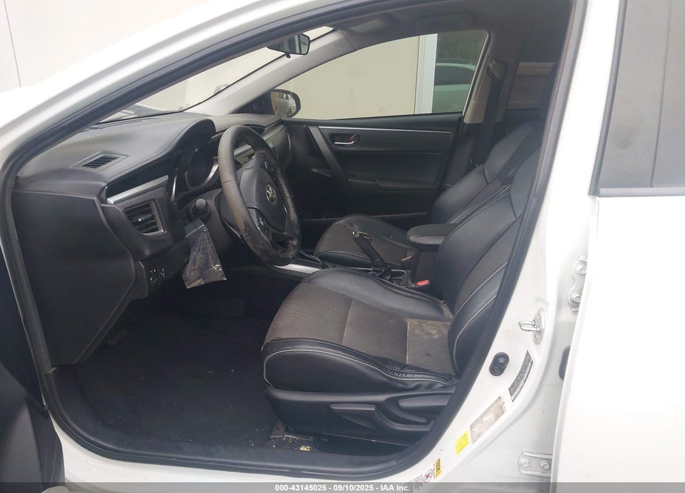 2015 TOYOTA COROLLA VIN: 5YFBURHEXFP320927