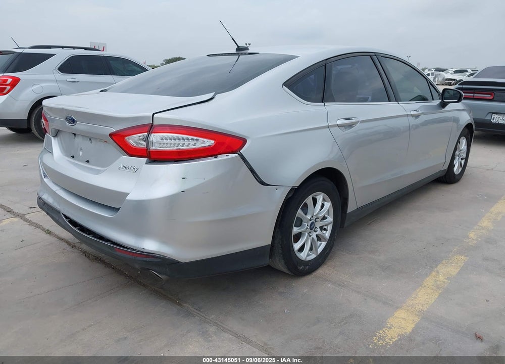 2015 FORD FUSION S VIN: 3FA6P0G70FR185027