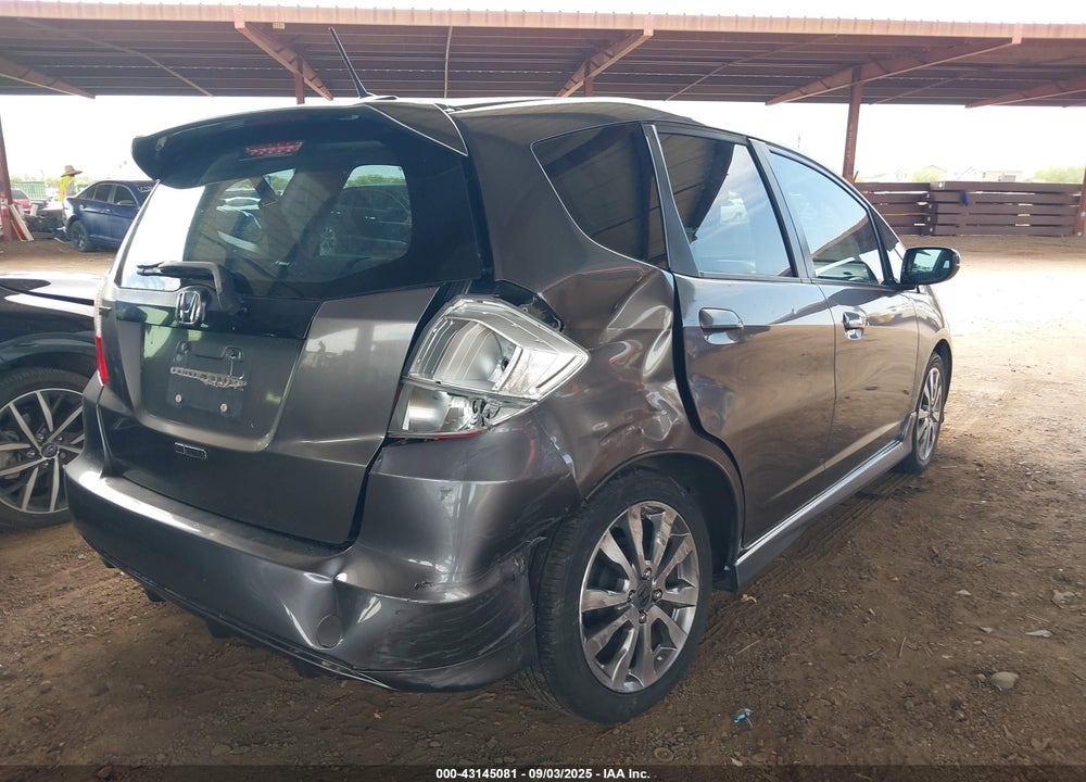 2013 HONDA FIT VIN: JHMGE8H51DC045319