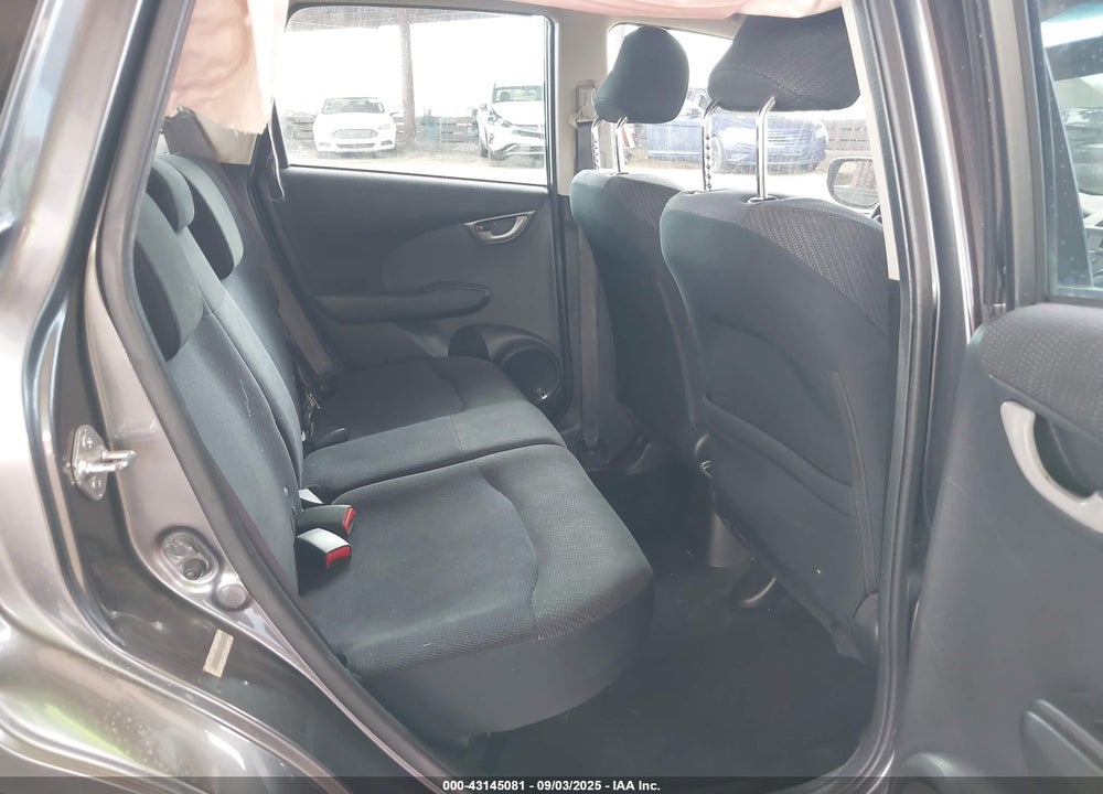2013 HONDA FIT VIN: JHMGE8H51DC045319