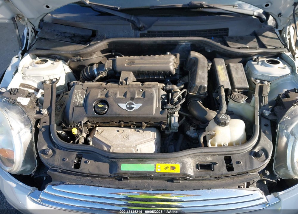 2011 MINI COOPER VIN: WMWZN3C57BT133239