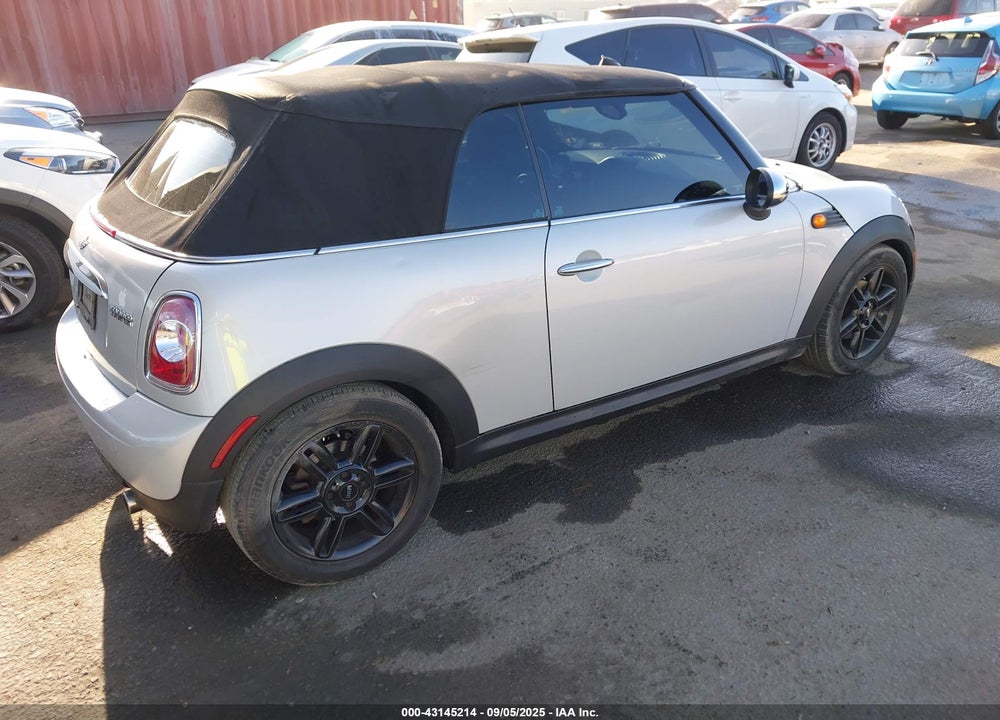 2011 MINI COOPER VIN: WMWZN3C57BT133239