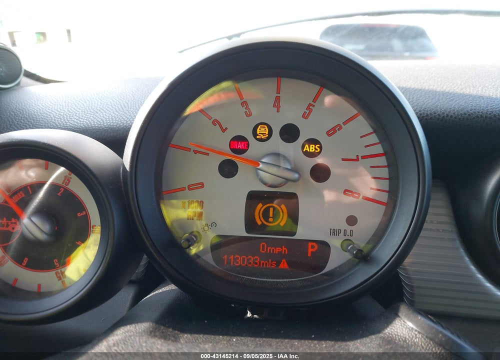2011 MINI COOPER VIN: WMWZN3C57BT133239