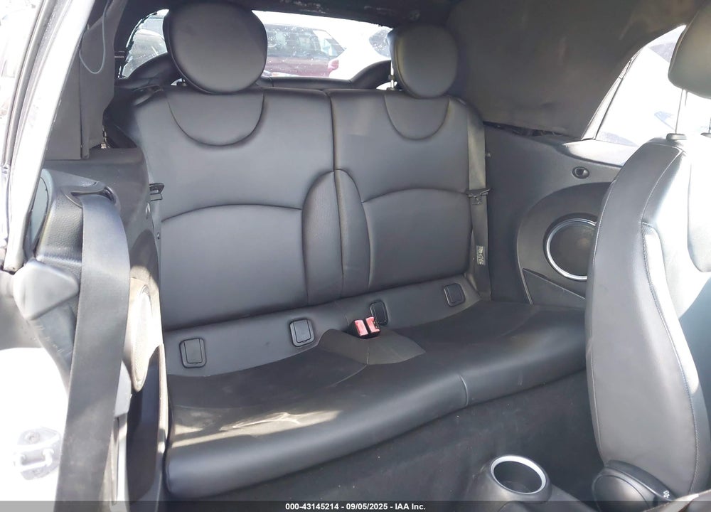 2011 MINI COOPER VIN: WMWZN3C57BT133239