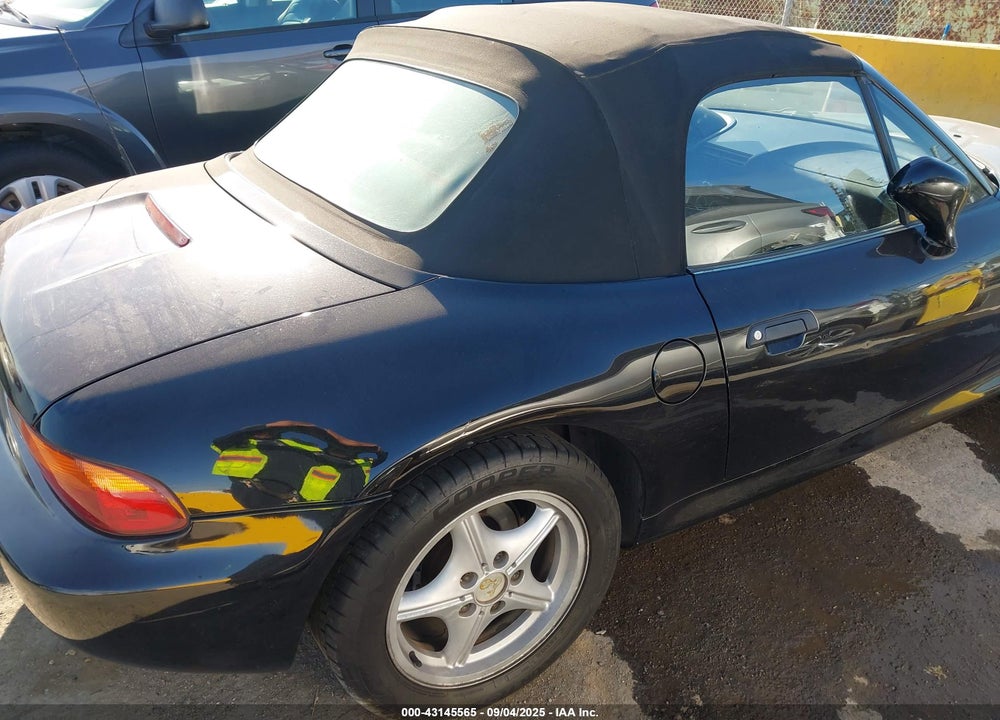 1998 BMW Z3 1.9 VIN: 4USCH7339WLD16781