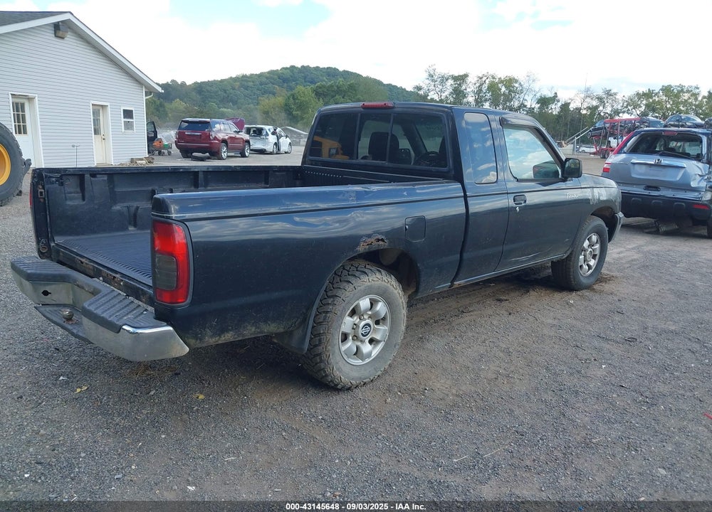 2000 NISSAN FRONTIER XE VIN: 1N6DD26S8YC422566