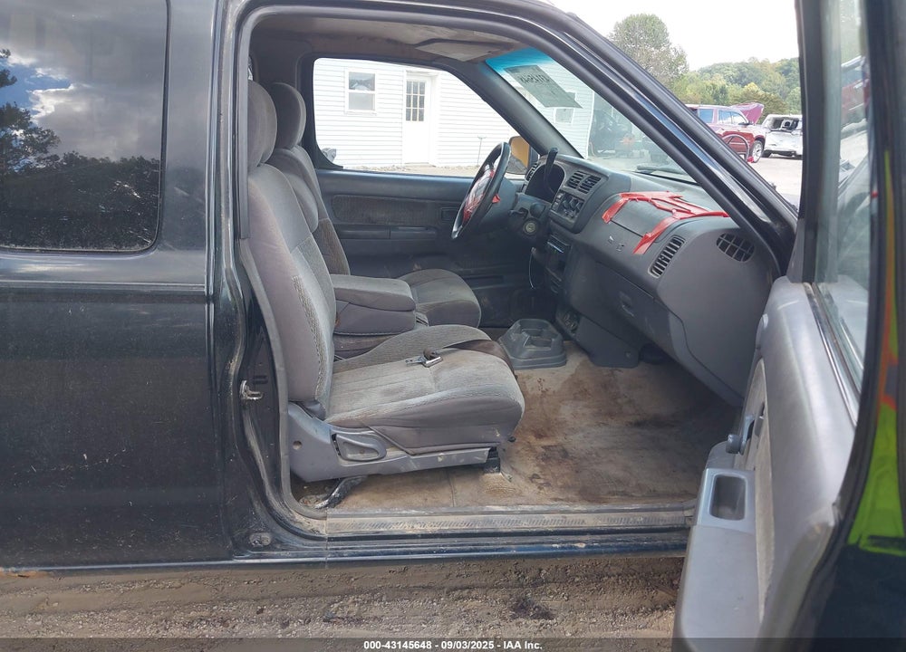 2000 NISSAN FRONTIER XE VIN: 1N6DD26S8YC422566
