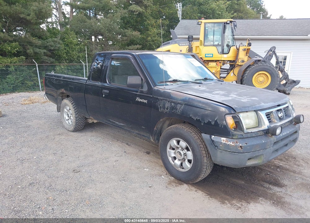 2000 NISSAN FRONTIER XE VIN: 1N6DD26S8YC422566