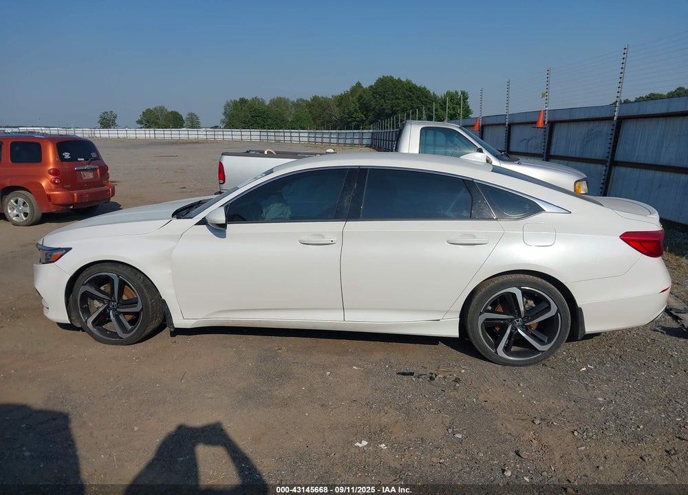 2018 HONDA ACCORD VIN: 1HGCV1F35JA077143