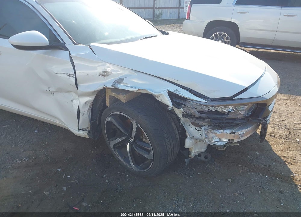 2018 HONDA ACCORD VIN: 1HGCV1F35JA077143