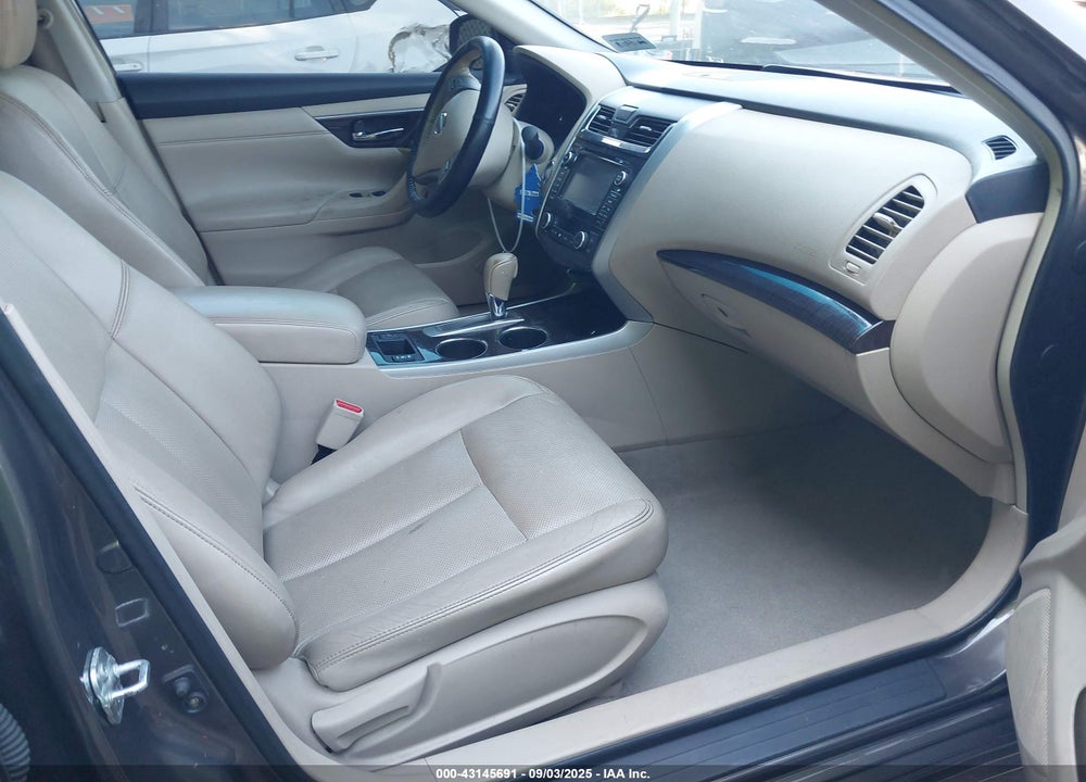 2013 NISSAN ALTIMA VIN: 1N4AL3AP5DC215179