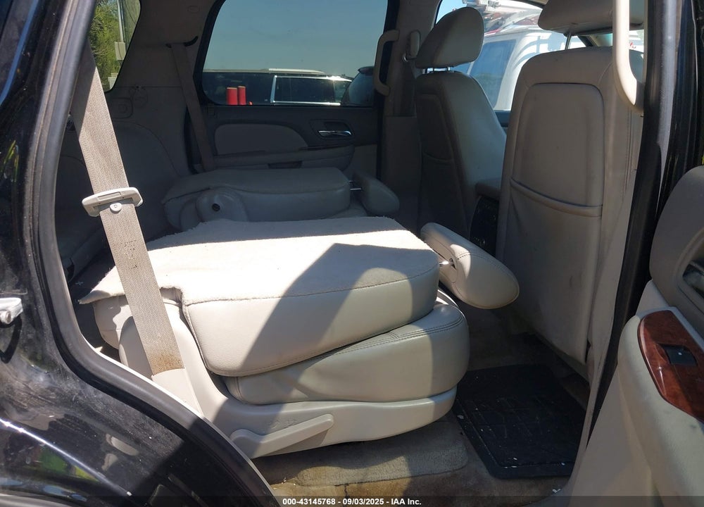 2007 CHEVROLET TAHOE LT VIN: 1GNFC13007R110837