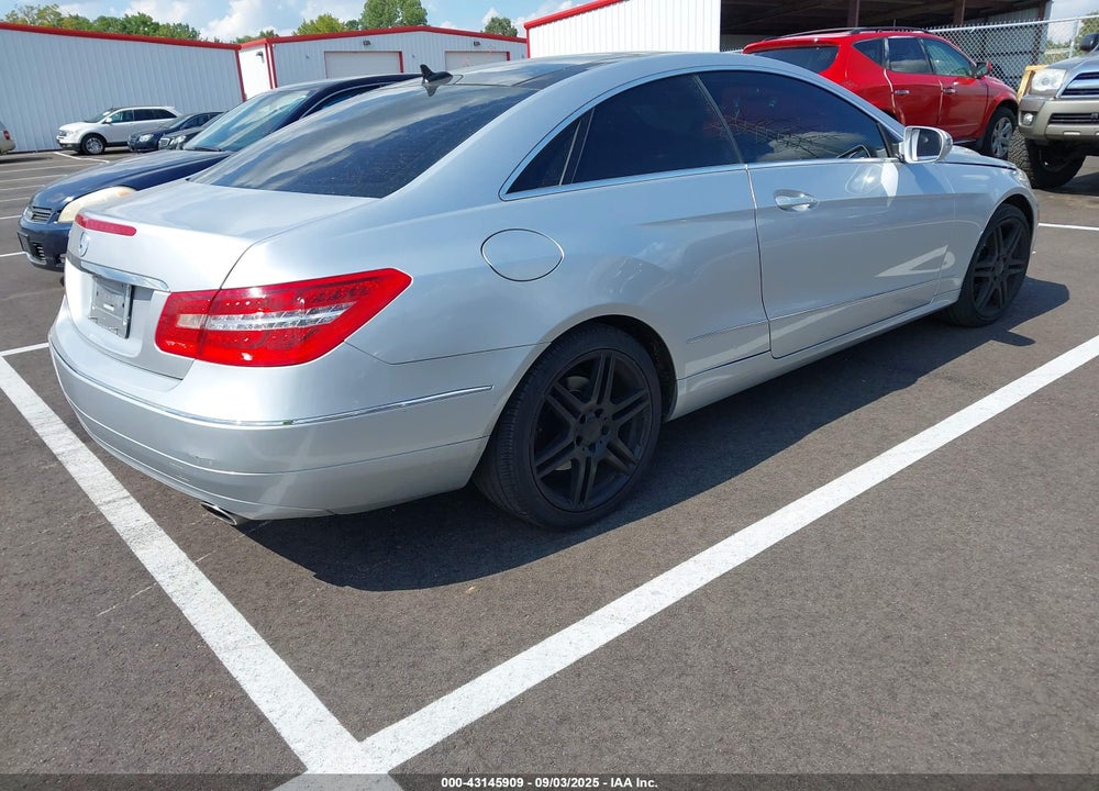 2010 MERCEDES-BENZ E-CLASS VIN: WDDKJ5GB4AF016636