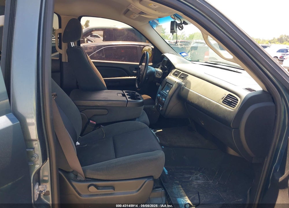 2009 CHEVROLET TAHOE VIN: 1GNFC13C09R272836