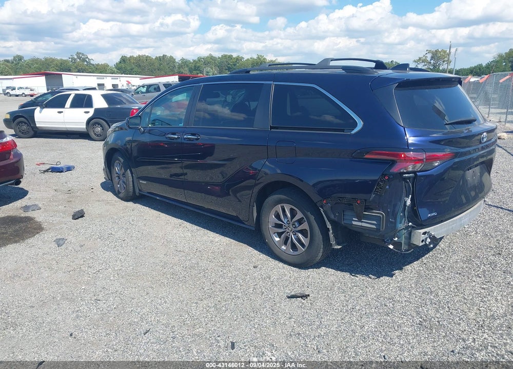 2021 TOYOTA SIENNA XLE VIN: 5TDJSKFC0MS023566