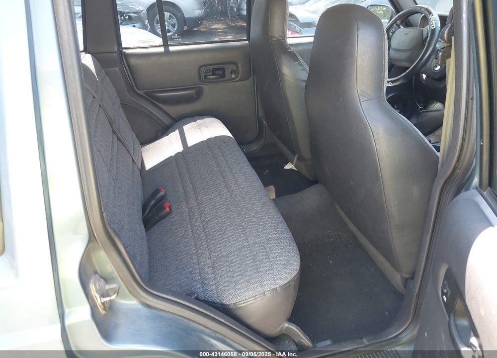 1999 JEEP CHEROKEE VIN: 1J4FF68S2XL666362