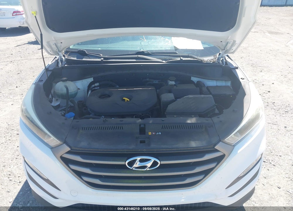 2016 HYUNDAI TUCSON VIN: KM8J33A47GU120083