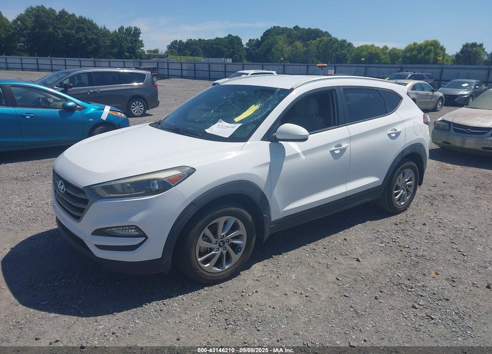 2016 HYUNDAI TUCSON VIN: KM8J33A47GU120083