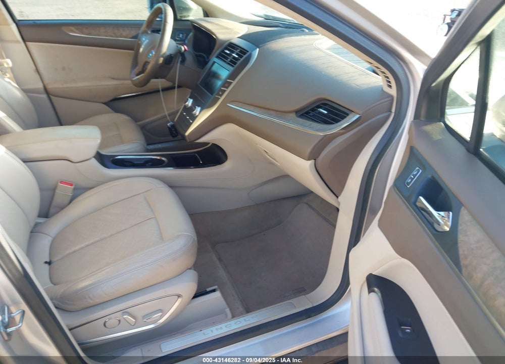 2015 LINCOLN MKC VIN: 5LMCJ3B92FUJ14812