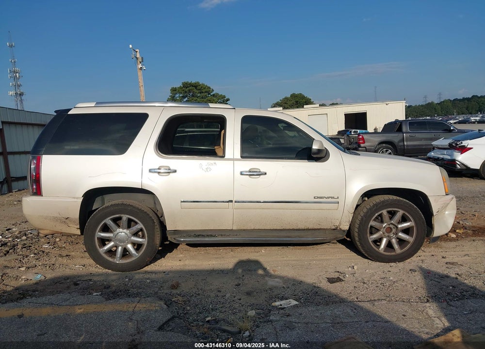 2011 GMC YUKON DENALI VIN: 1GKS1EEF3BR176589