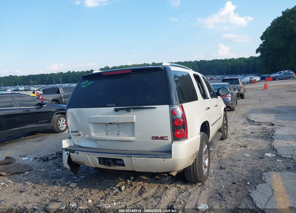 2011 GMC YUKON DENALI VIN: 1GKS1EEF3BR176589