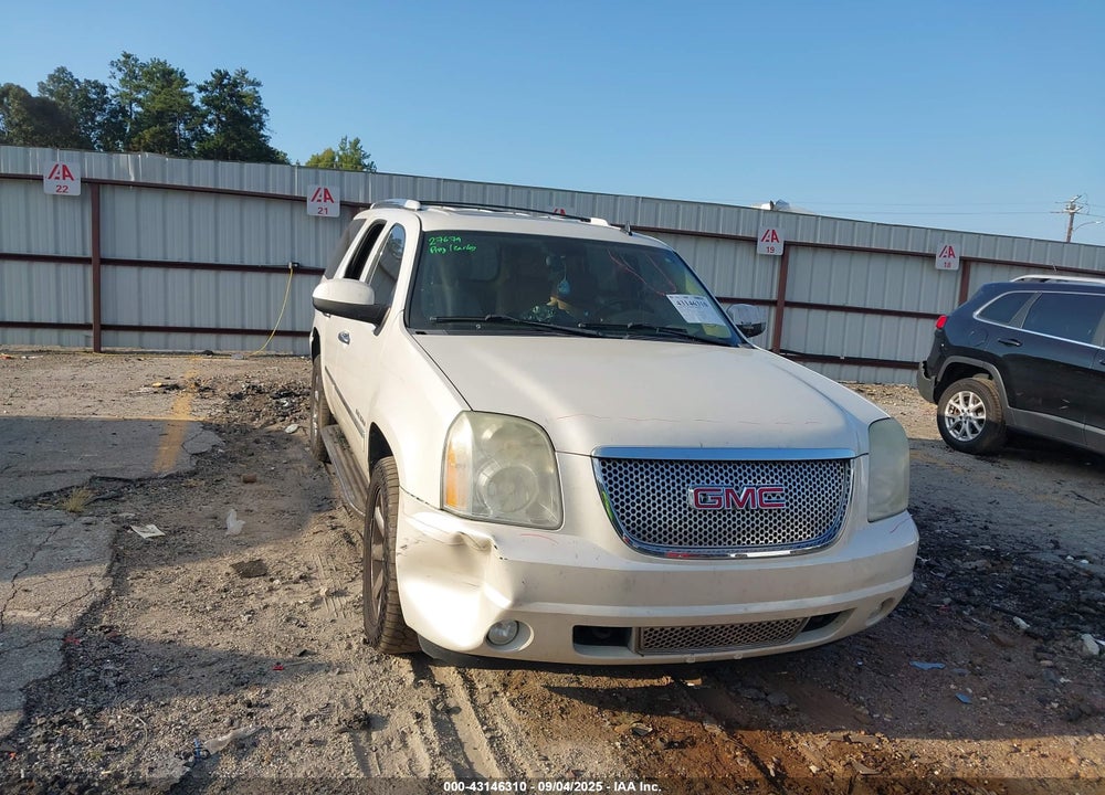 2011 GMC YUKON DENALI VIN: 1GKS1EEF3BR176589