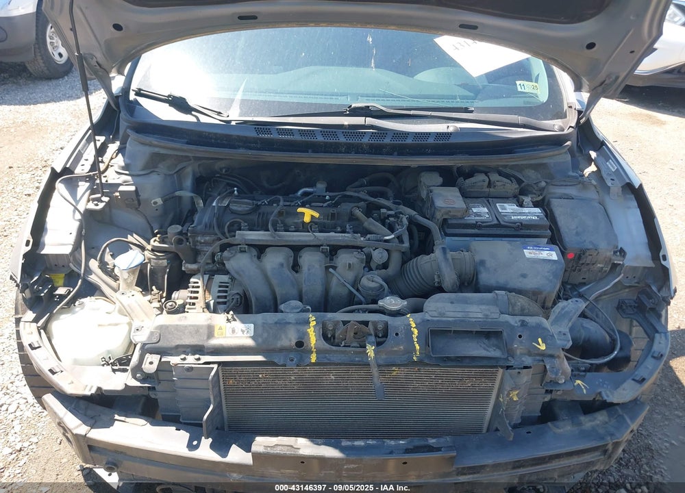 2015 HYUNDAI ELANTRA VIN: KMHDH4AE7FU282307