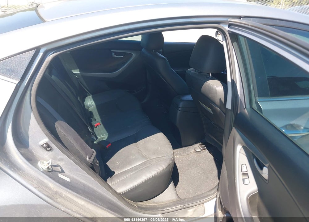 2015 HYUNDAI ELANTRA VIN: KMHDH4AE7FU282307