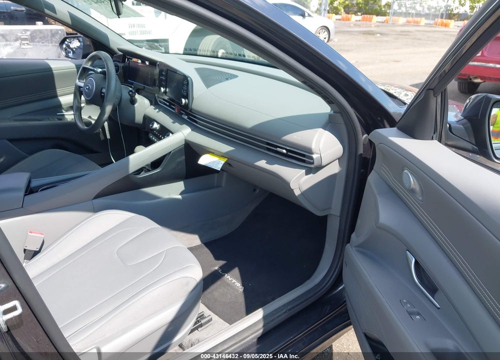 2021 HYUNDAI ELANTRA VIN: 5NPLN4AG0MH026043