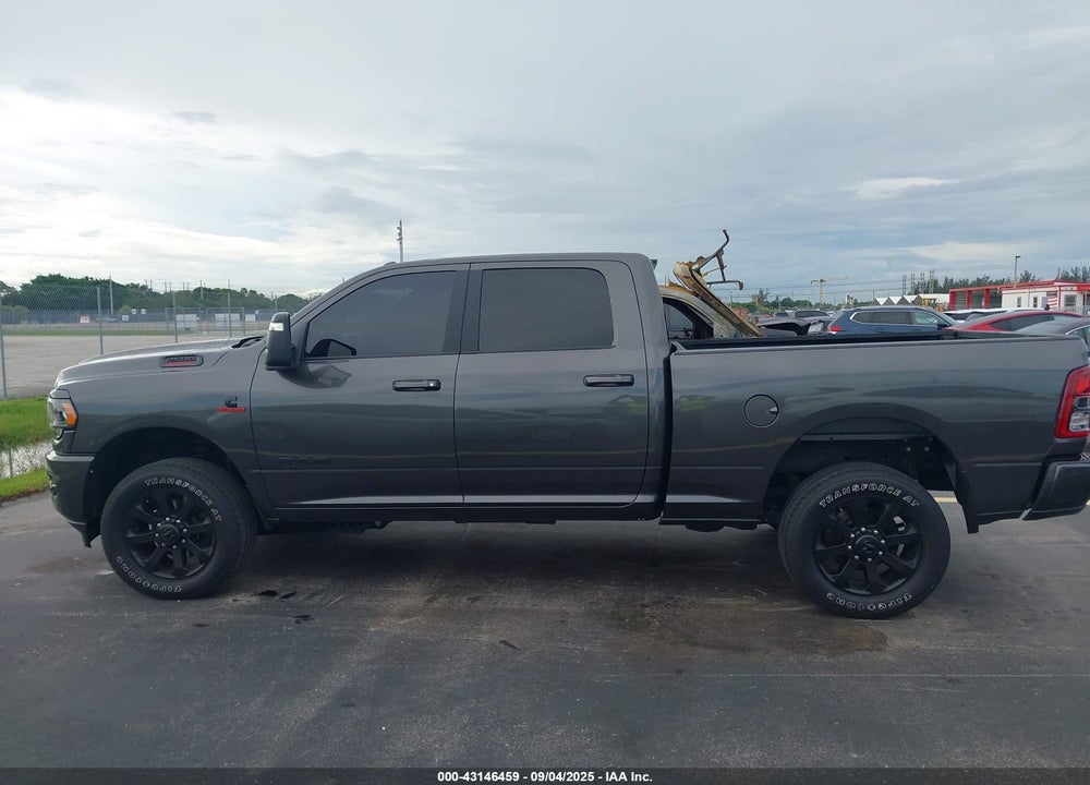 2024 RAM 2500 BIG HORN 4X4 6'4 BOX VIN: 3C6UR5DL2RG330991