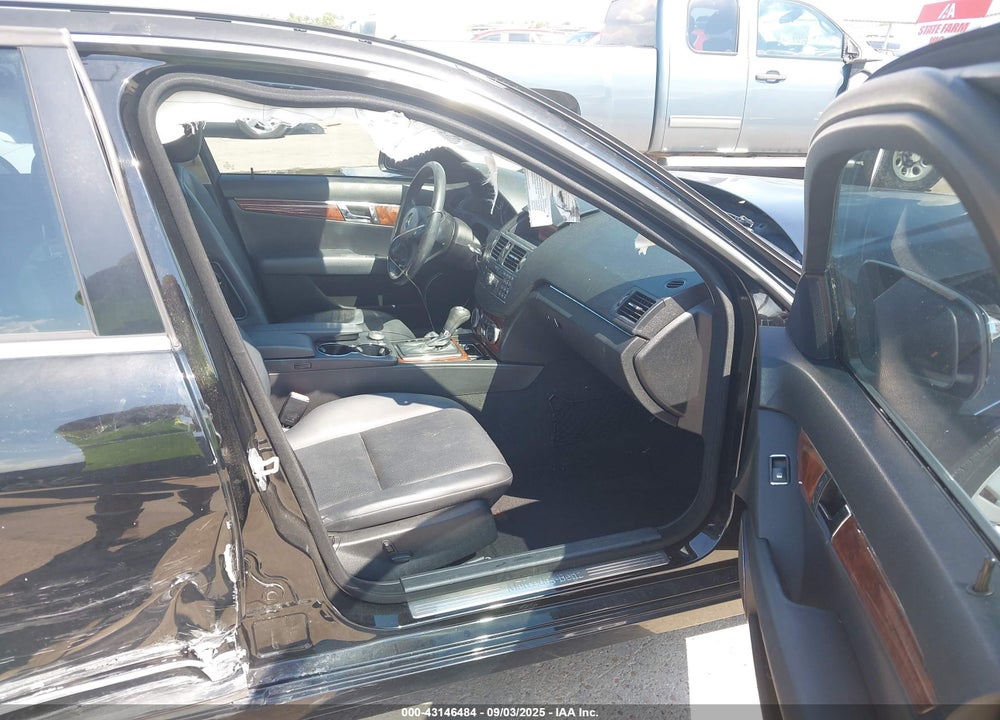 2008 MERCEDES-BENZ C 300 LUXURY VIN: WDDGF54X18R019039