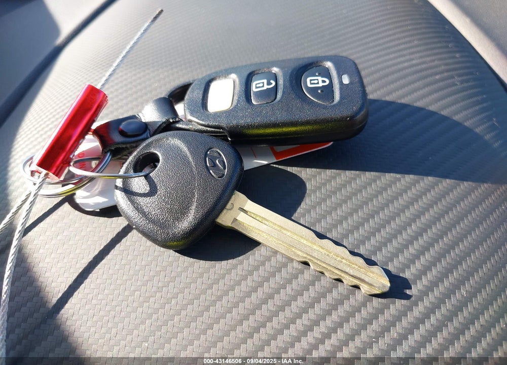 2019 HYUNDAI ELANTRA VIN: 5NPD84LF2KH465211