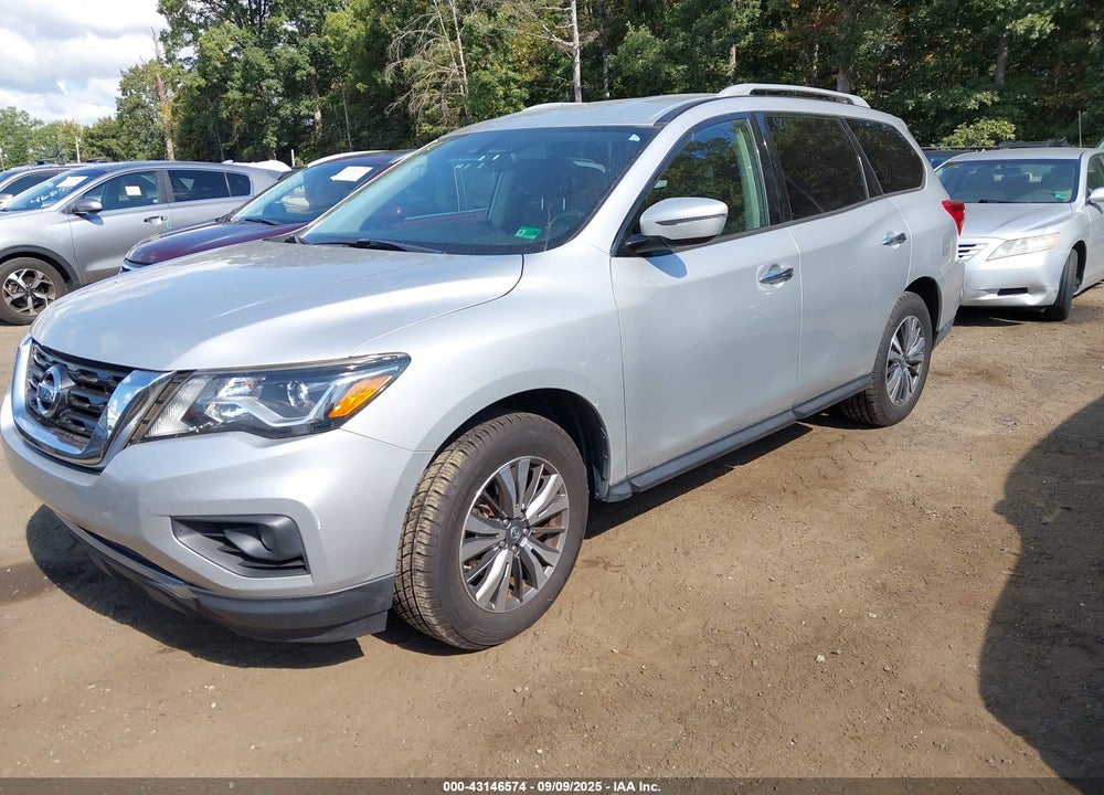 2017 NISSAN PATHFINDER VIN: 5N1DR2MM5HC624625