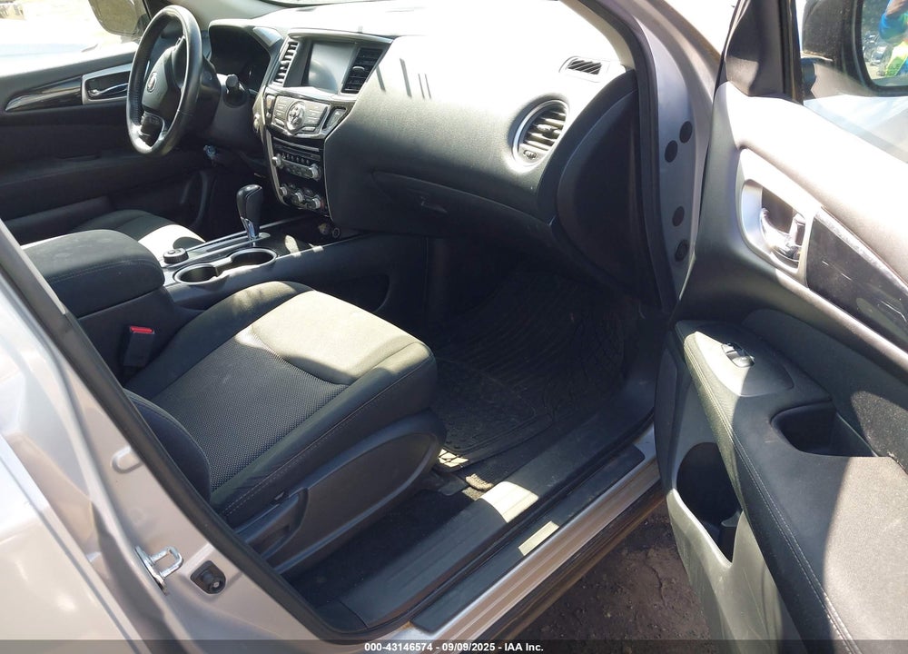 2017 NISSAN PATHFINDER VIN: 5N1DR2MM5HC624625