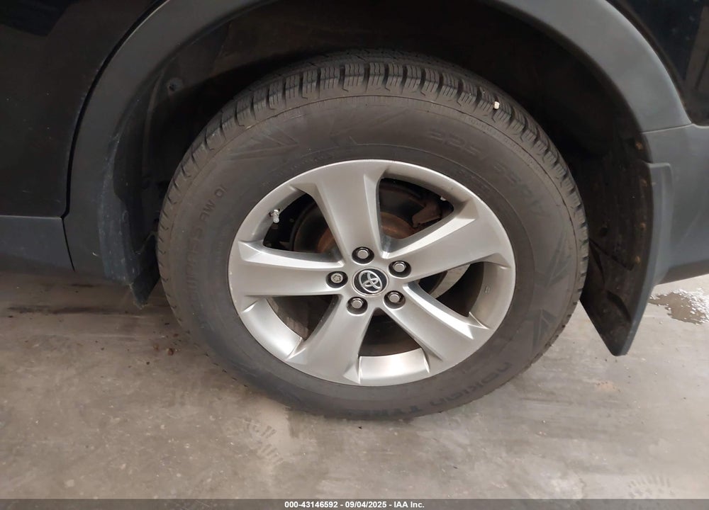 2015 TOYOTA RAV4 VIN: 2T3RFREV0FW375891
