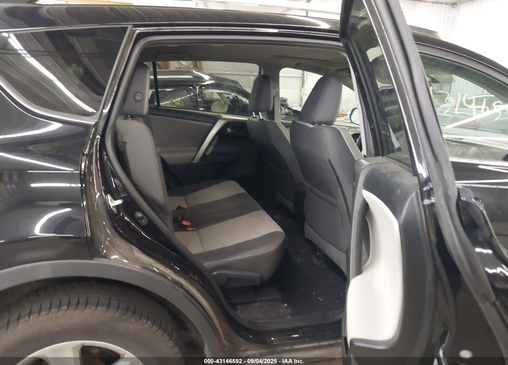 2015 TOYOTA RAV4 VIN: 2T3RFREV0FW375891