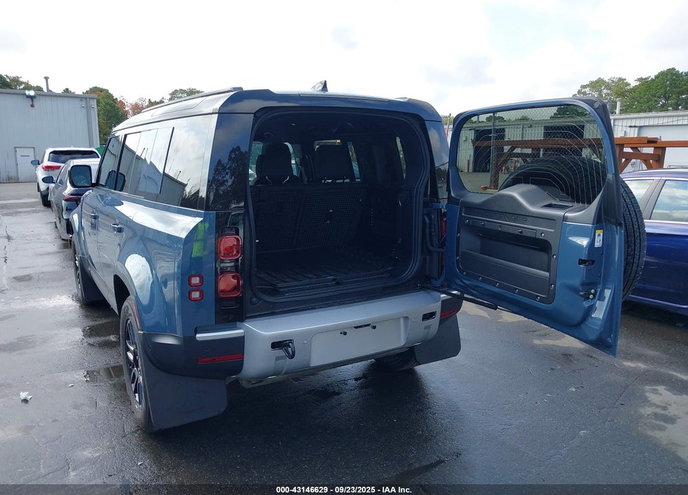 2025 LAND ROVER DEFENDER VIN: SALEJ7EU6S2383479