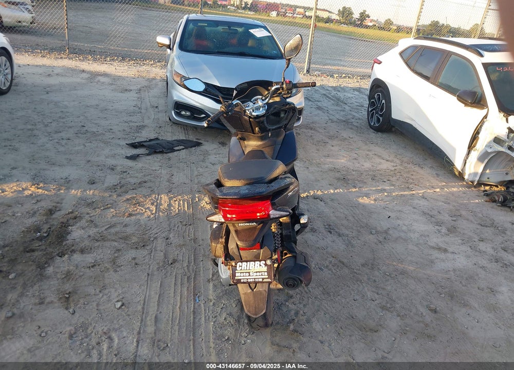 2017 HONDA PCX 150 VIN: RLHKF1805HY200967