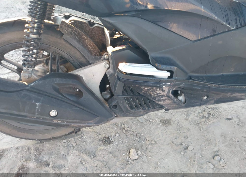 2017 HONDA PCX 150 VIN: RLHKF1805HY200967