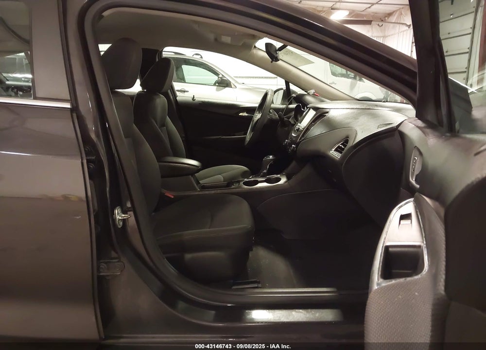 2017 CHEVROLET CRUZE VIN: 1G1BE5SM2H7184358