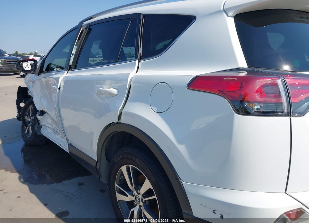 2018 TOYOTA RAV4 VIN: JTMWFREV8JJ208415