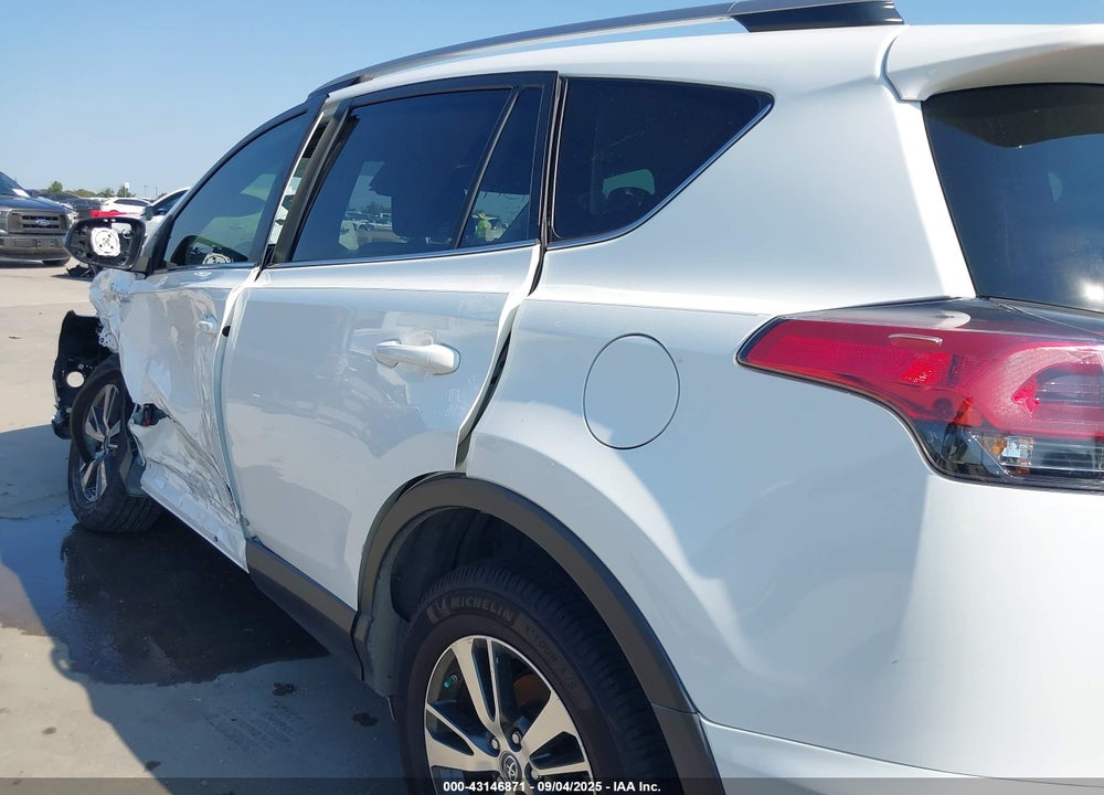 2018 TOYOTA RAV4 VIN: JTMWFREV8JJ208415