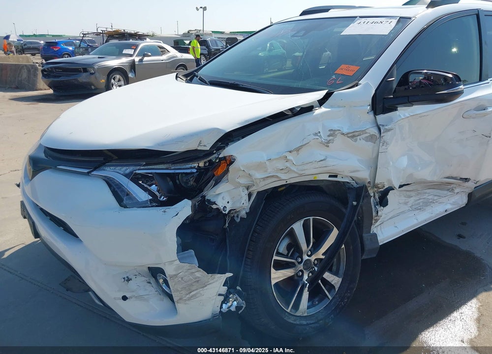 2018 TOYOTA RAV4 VIN: JTMWFREV8JJ208415