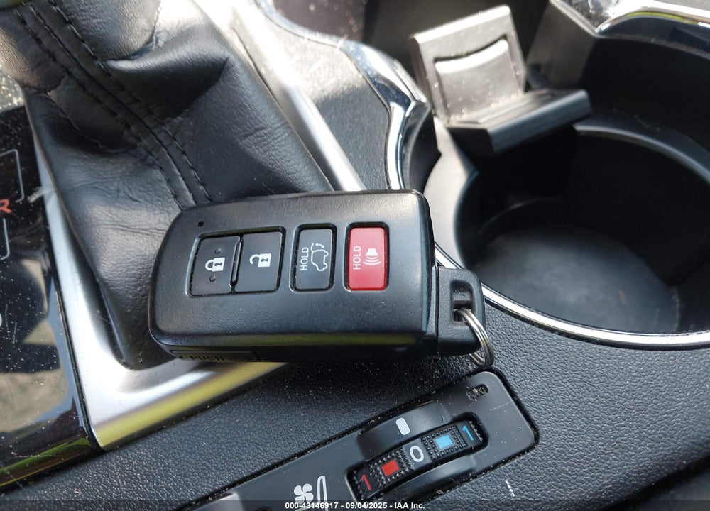 2019 TOYOTA HIGHLANDER VIN: 5TDYZRFH4KS329858