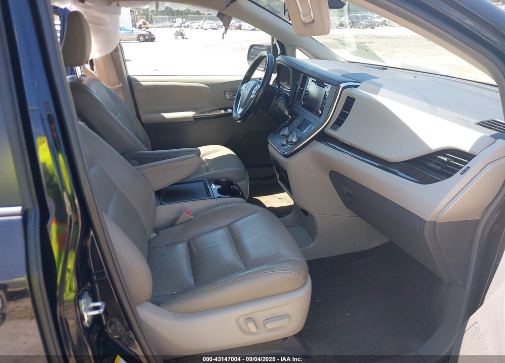 2019 TOYOTA SIENNA XLE PREMIUM 8 PASSENGER VIN: 5TDYZ3DC9KS975160