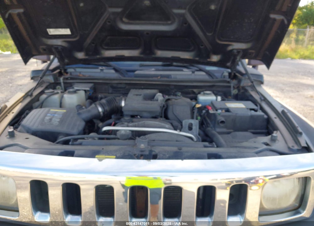 2008 HUMMER H3 SUV VIN: 5GTEN13E288133837
